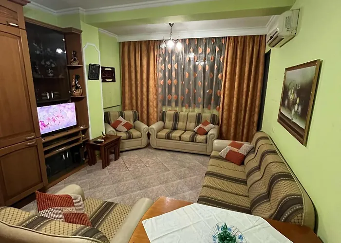 Lui Apartments